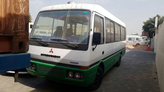 bus mitsubishi rosa