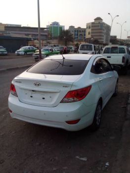 Hyundai accent 2014 parfait état à Djibouti