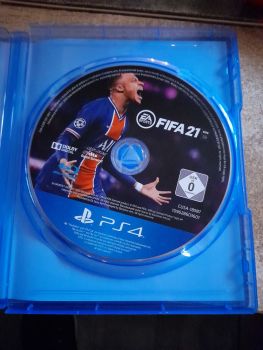 Jeu FIFA 21 en excellent état