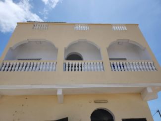 Maison neuve avec 3 chambres et une grande terrasse à louer au Cité Gargare