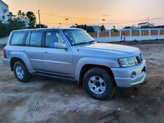 Nissan Patrol 2006, 7 places, diesel, bon état