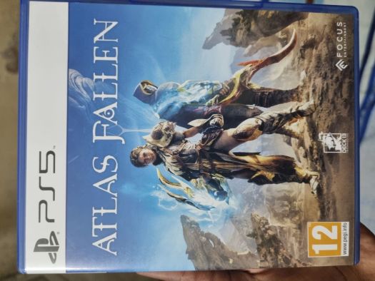 Jeu PS5 Atlas Fallen, état impeccable