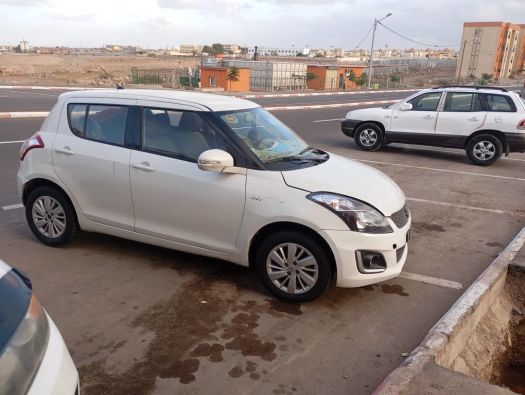 Voiture Suzuki Swift, Blanc, Bon état, Climatiseur, Prix Négociable