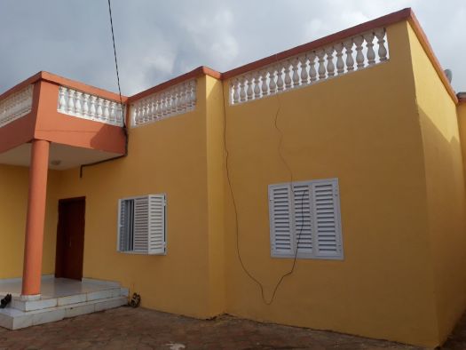 Maison F4 moderne avec terrasse et parking à Nagad