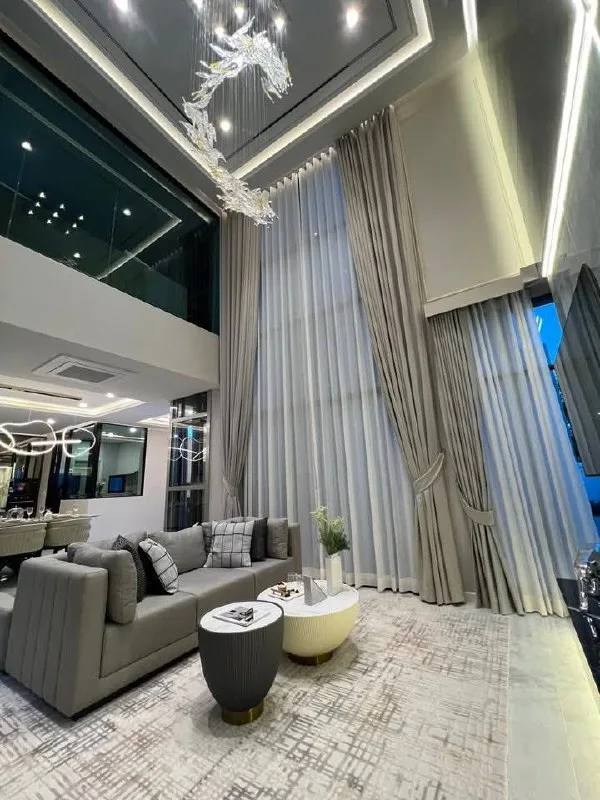 Studio condo for sale in Sukhumvit Bangkok - swimming pool and building amenities