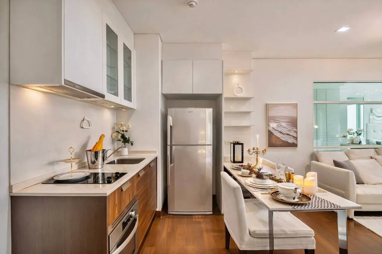 1 bedroom condo for rent in Sukhumvit Bangkok - living room view