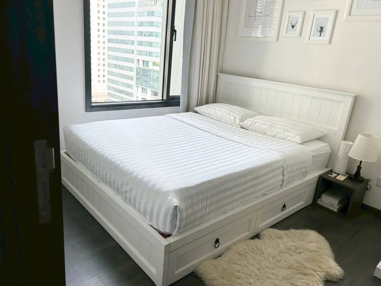 1 bedroom condo for rent in Asok Bangkok - swimming pool and building amenities