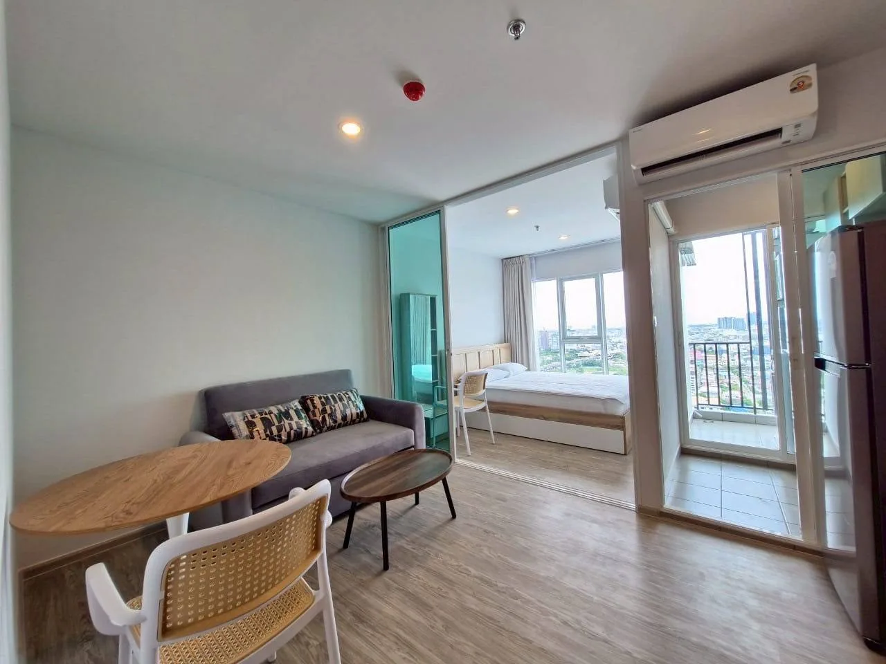 1 bedroom condo for rent in Bang Na Bangkok - living room view