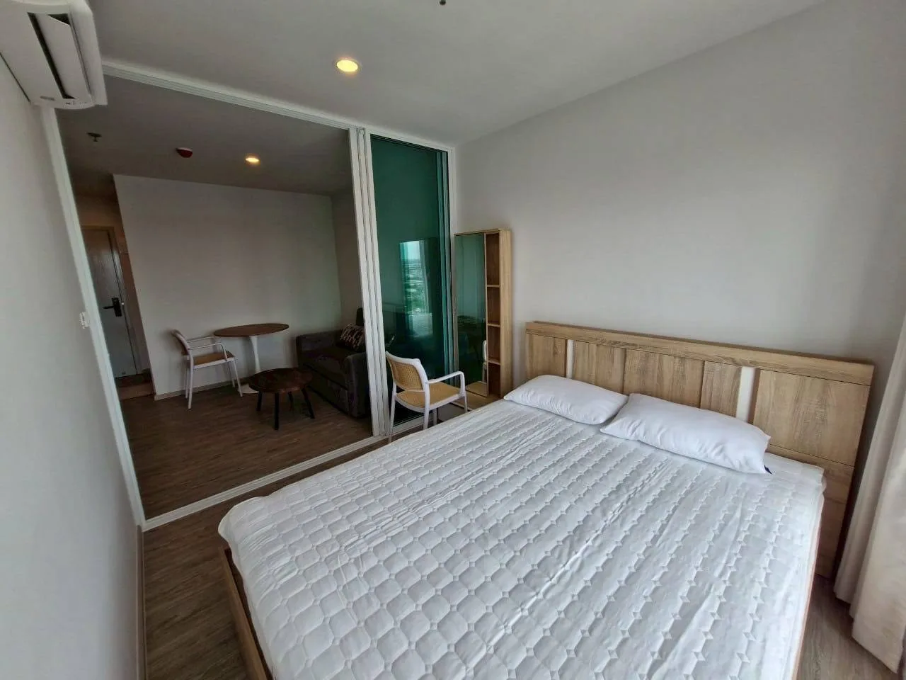 1 bedroom condo for rent in Bang Na Bangkok - balcony perspective