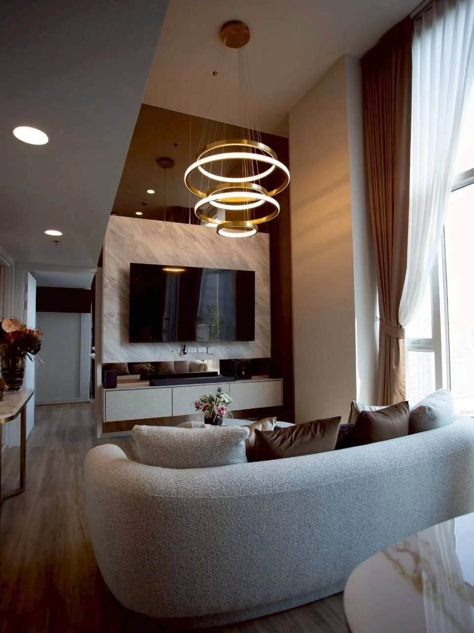 2 bedroom condo for rent in Thong Lo Bangkok - swimming pool and building amenities