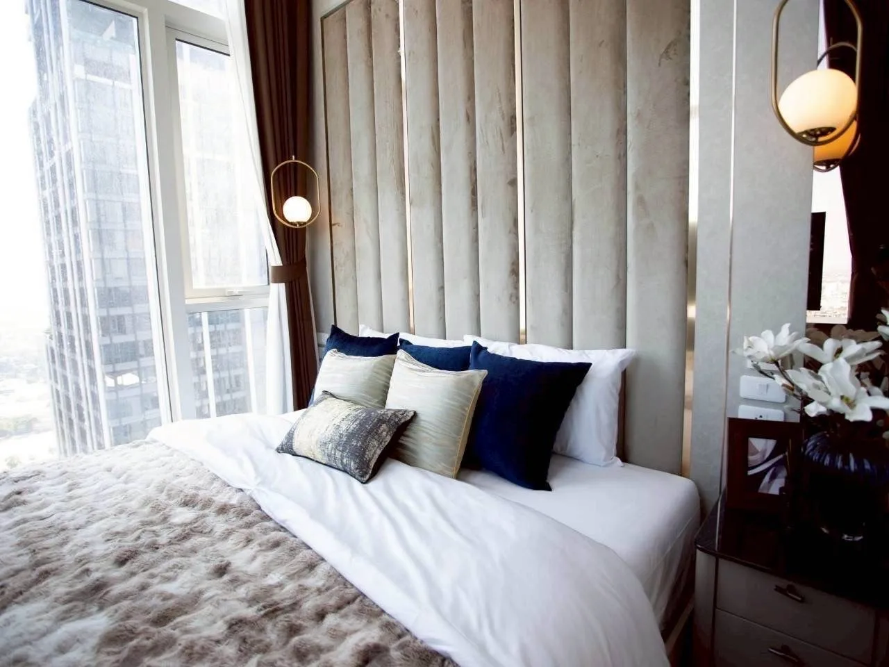 2 bedroom condo for rent in Thong Lo Bangkok - kitchen and dining area