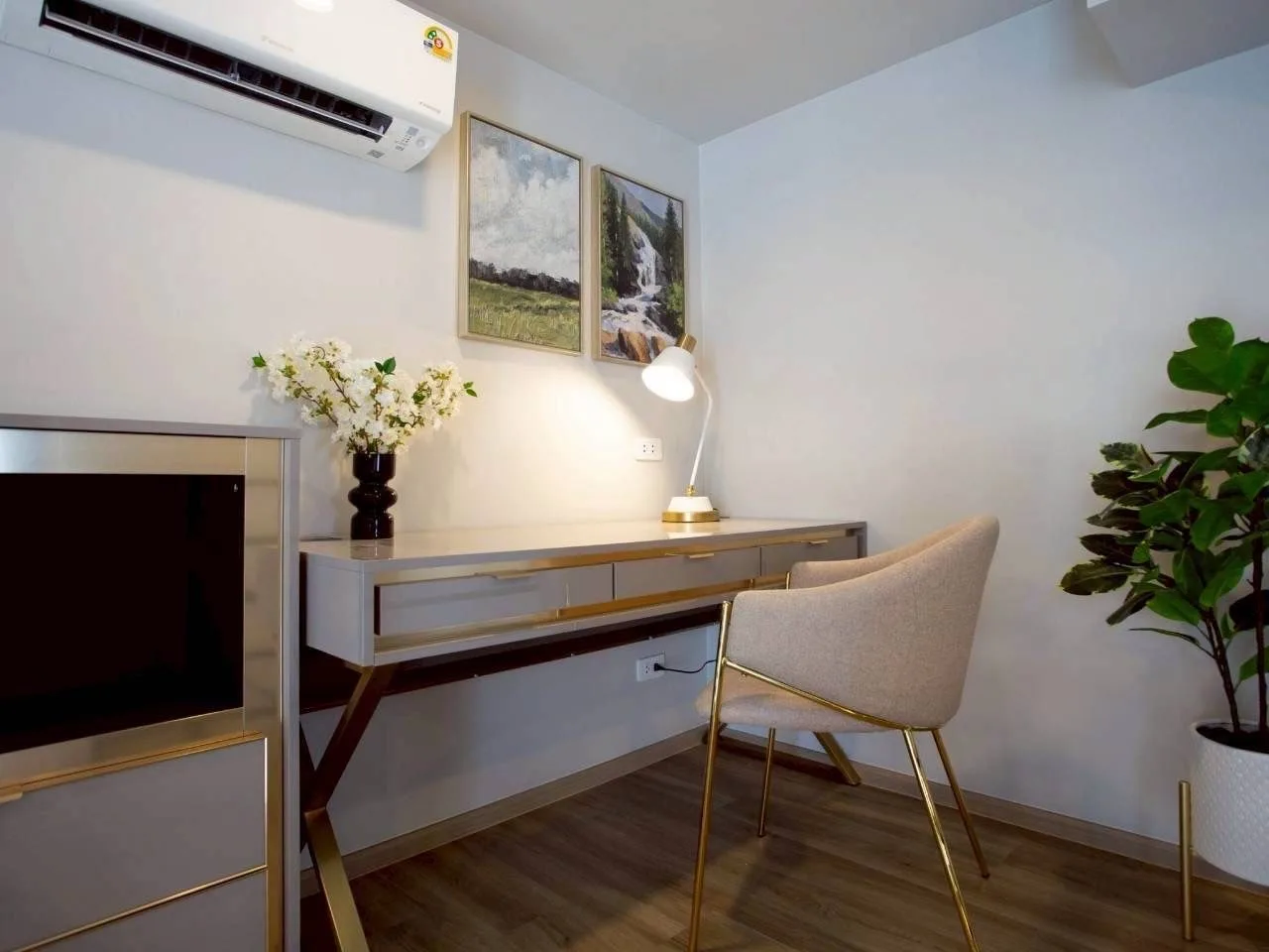 2 bedroom condo for rent in Thong Lo Bangkok - balcony perspective