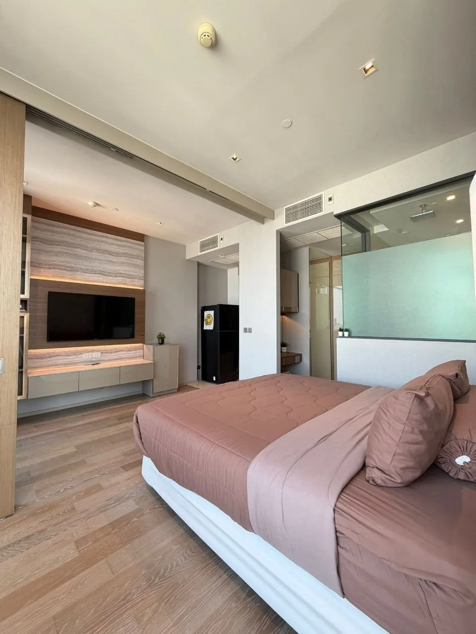 1 bedroom condo for rent in Silom Bangkok - master bedroom interior