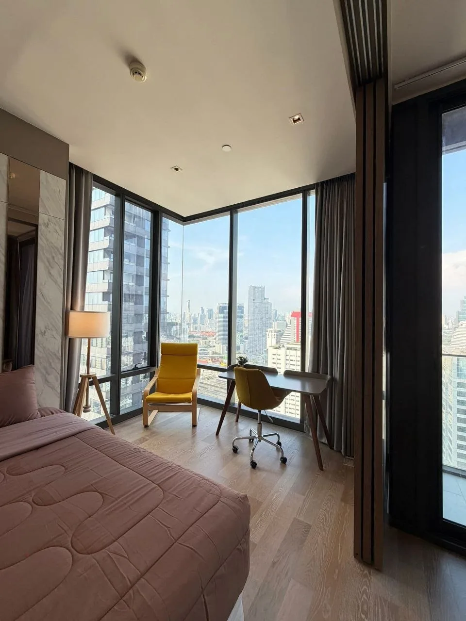 1 bedroom condo for rent in Silom Bangkok - bathroom and modern finishes