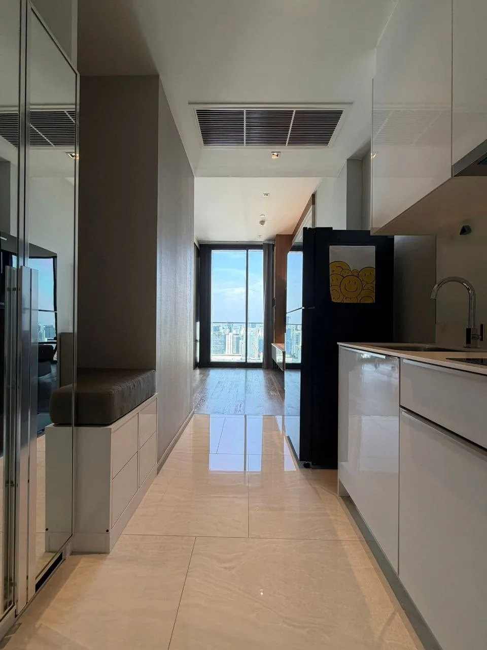 1 bedroom condo for rent in Silom Bangkok - balcony perspective