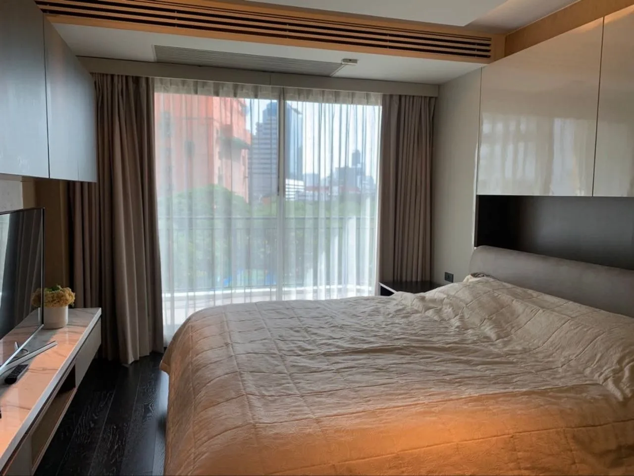 3 bedroom condo for rent in Sukhumvit Bangkok - bathroom and modern finishes