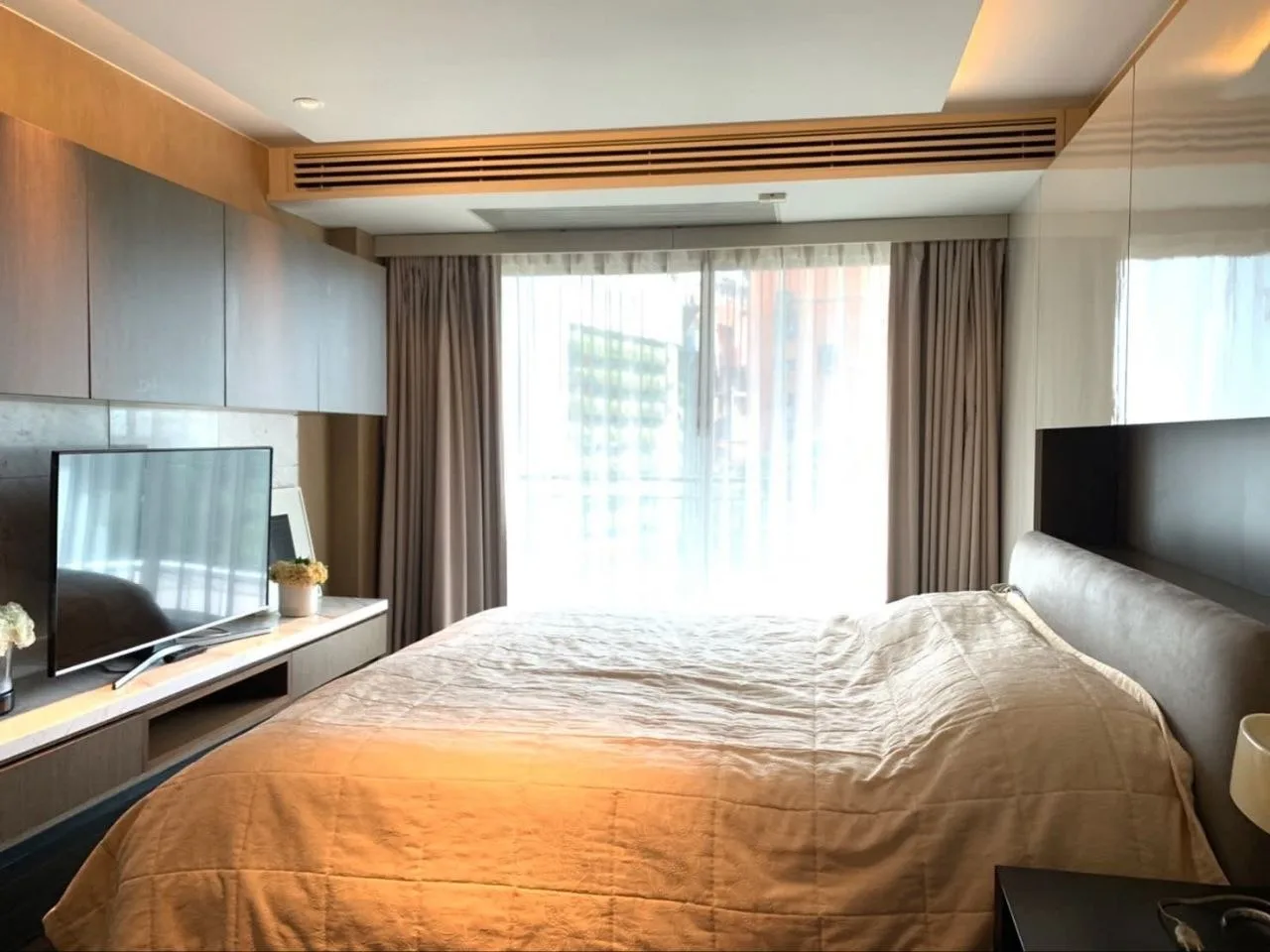 3 bedroom condo for rent in Sukhumvit Bangkok - swimming pool and building amenities
