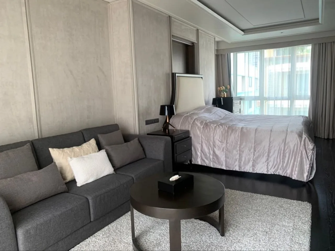 3 bedroom condo for rent in Sukhumvit Bangkok - living room view