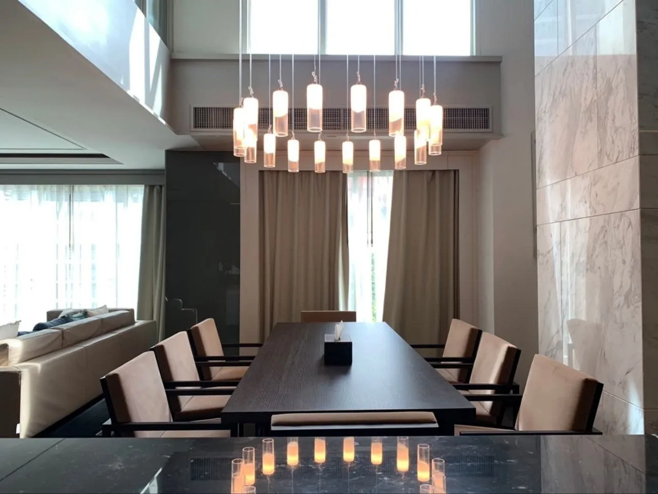 3 bedroom condo for rent in Sukhumvit Bangkok - kitchen and dining area