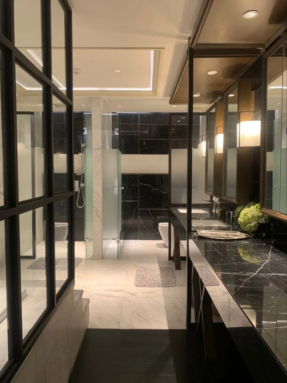 3 bedroom condo for rent in Sukhumvit Bangkok - master bedroom interior