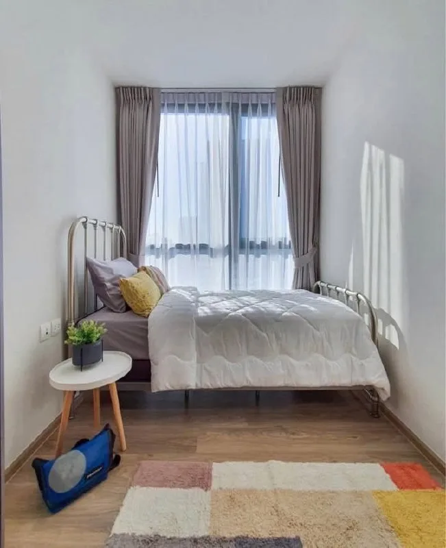 2 bedroom condo for rent in Rama 4 Bangkok - living room view