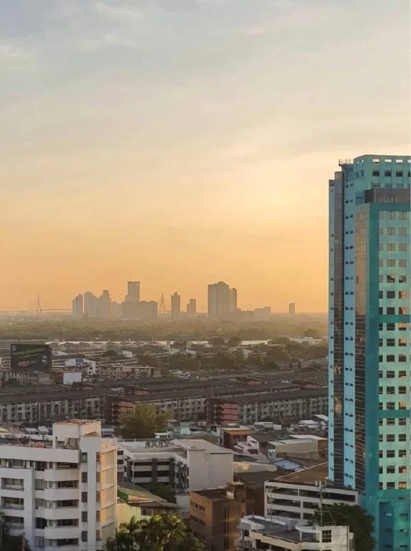 2 bedroom condo for rent in Rama 4 Bangkok - living room view