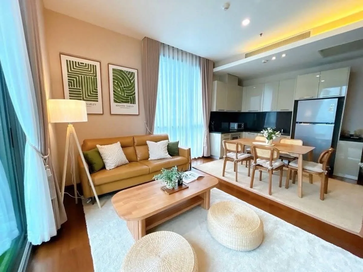 2 bedroom condo for rent in Thong Lo Bangkok - living room view