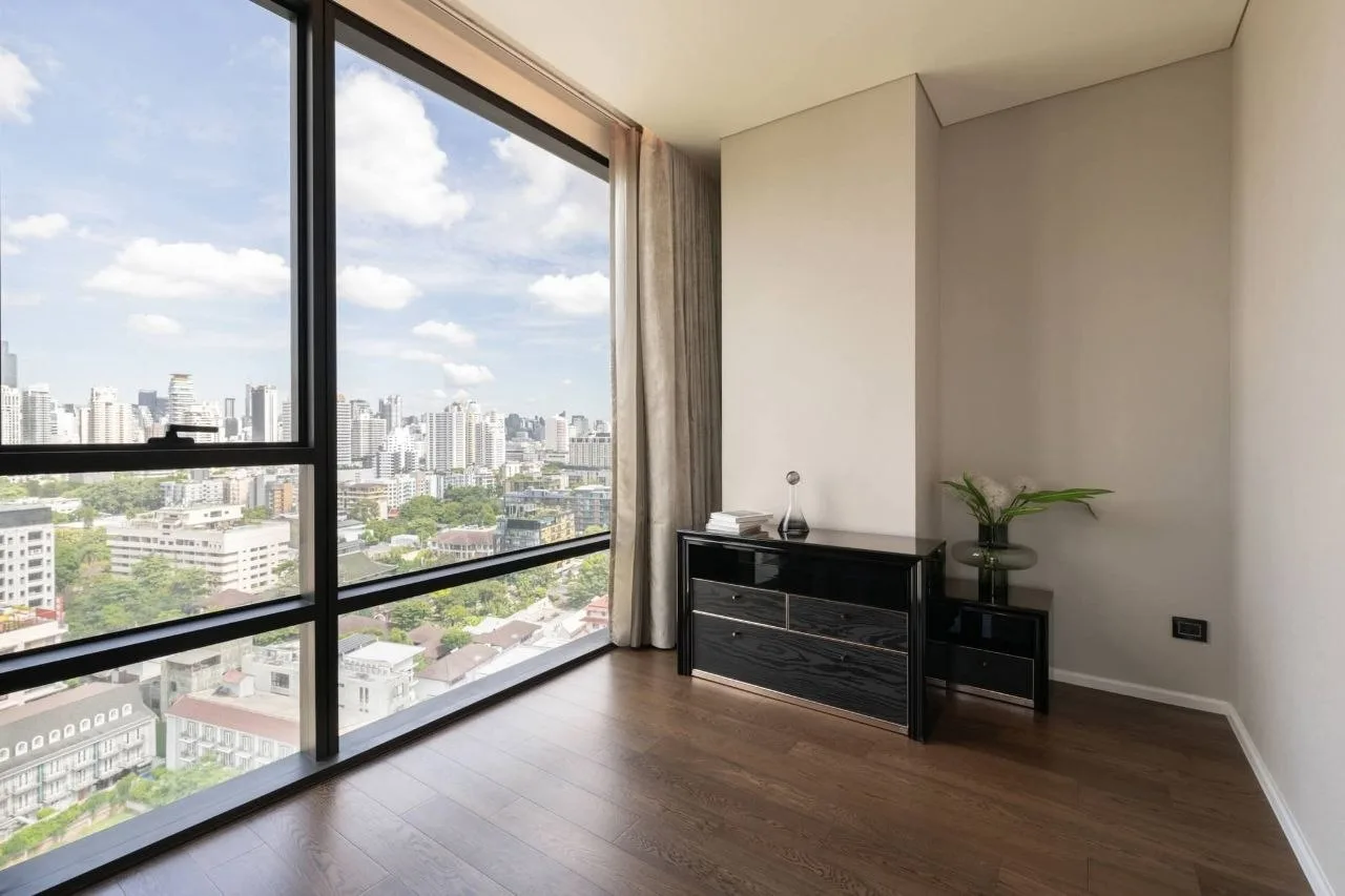 2 bedroom condo for rent in Thong Lo Bangkok - kitchen and dining area