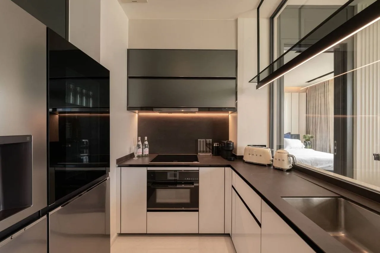 2 bedroom condo for rent in Thong Lo Bangkok - living room view