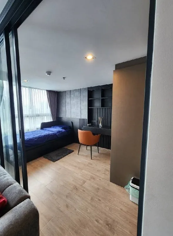 2 bedroom condo for rent in Rama 9 Bangkok - swimming pool and building amenities