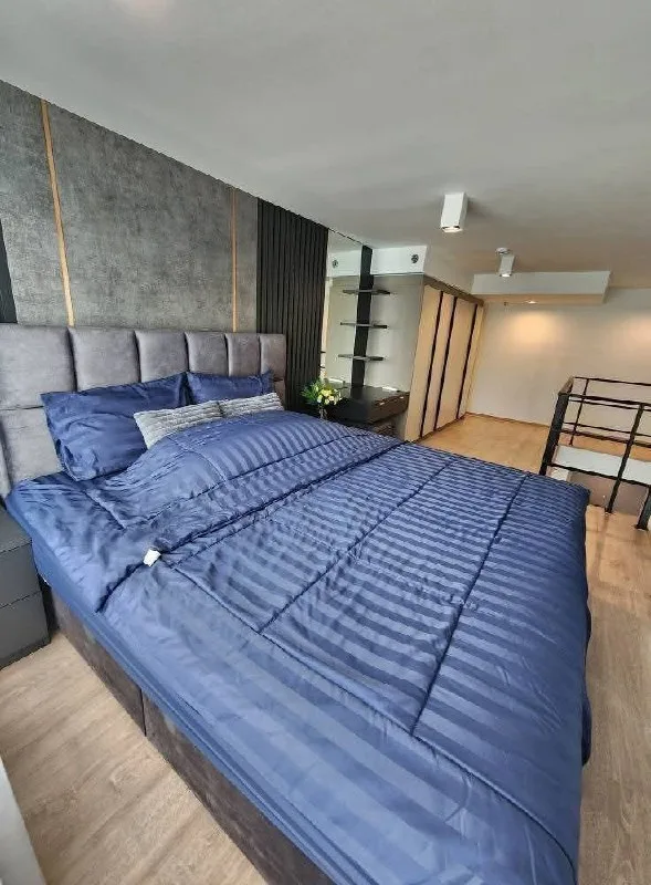 2 bedroom condo for rent in Rama 9 Bangkok - kitchen and dining area