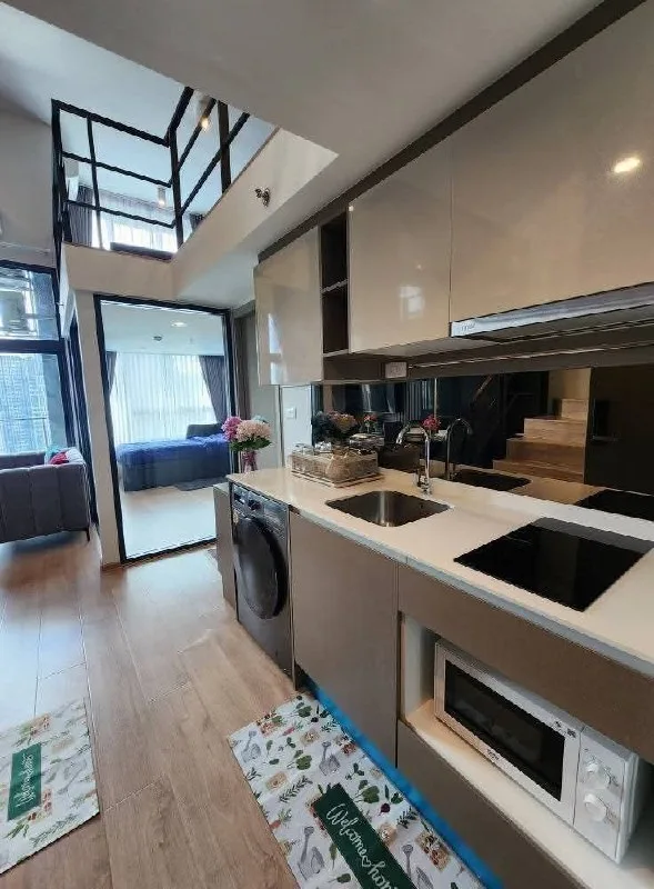 2 bedroom condo for rent in Rama 9 Bangkok - swimming pool and building amenities