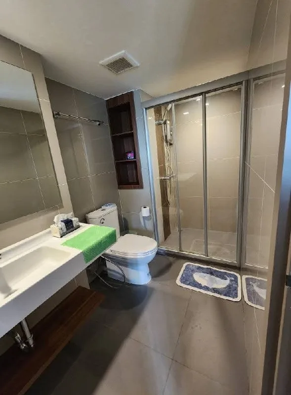 2 bedroom condo for rent in Rama 9 Bangkok - kitchen and dining area