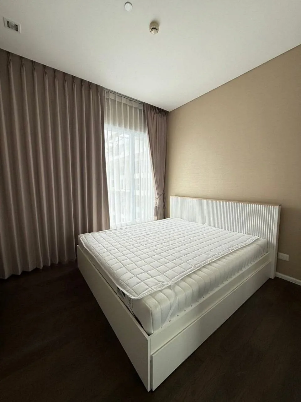 2 bedroom condo for rent in Chatuchak Bangkok - balcony perspective