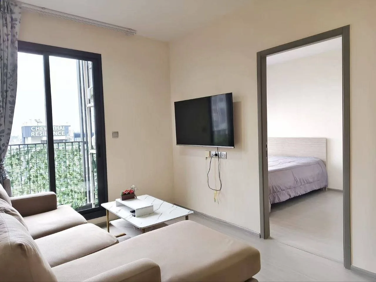 2 bedroom condo for rent in Rama 9 Bangkok - bathroom and modern finishes