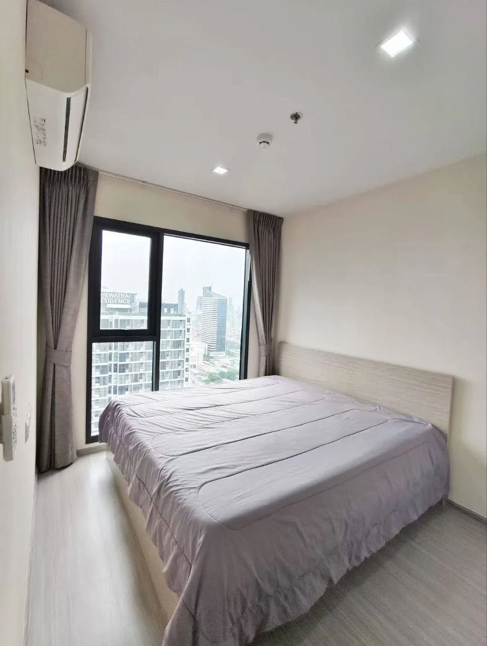 2 bedroom condo for rent in Rama 9 Bangkok - living room view