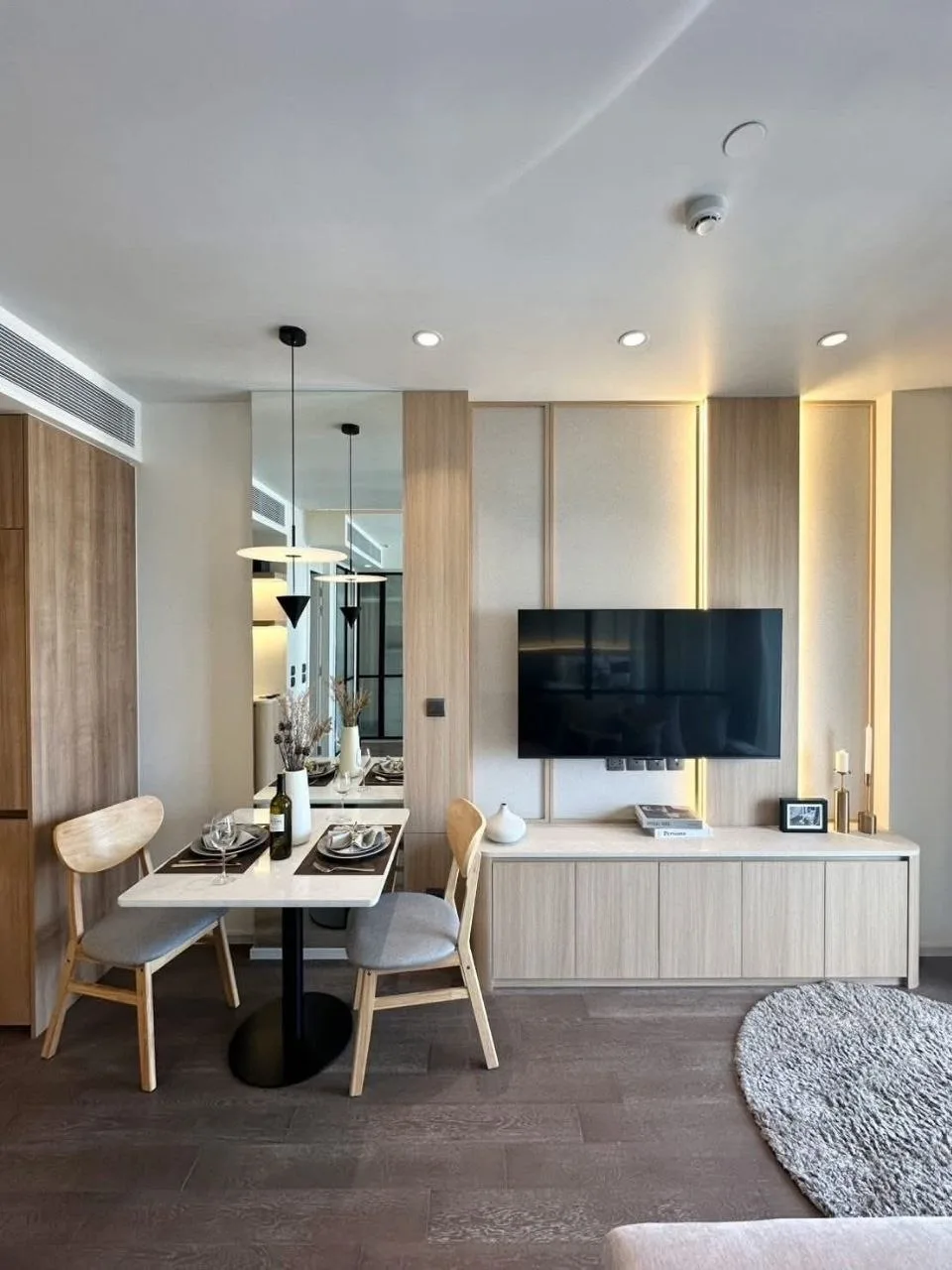 1 bedroom condo for rent in Sukhumvit Bangkok - master bedroom interior