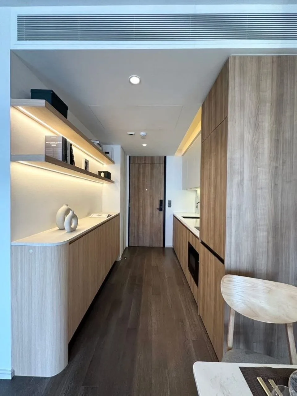 1 bedroom condo for rent in Sukhumvit Bangkok - swimming pool and building amenities