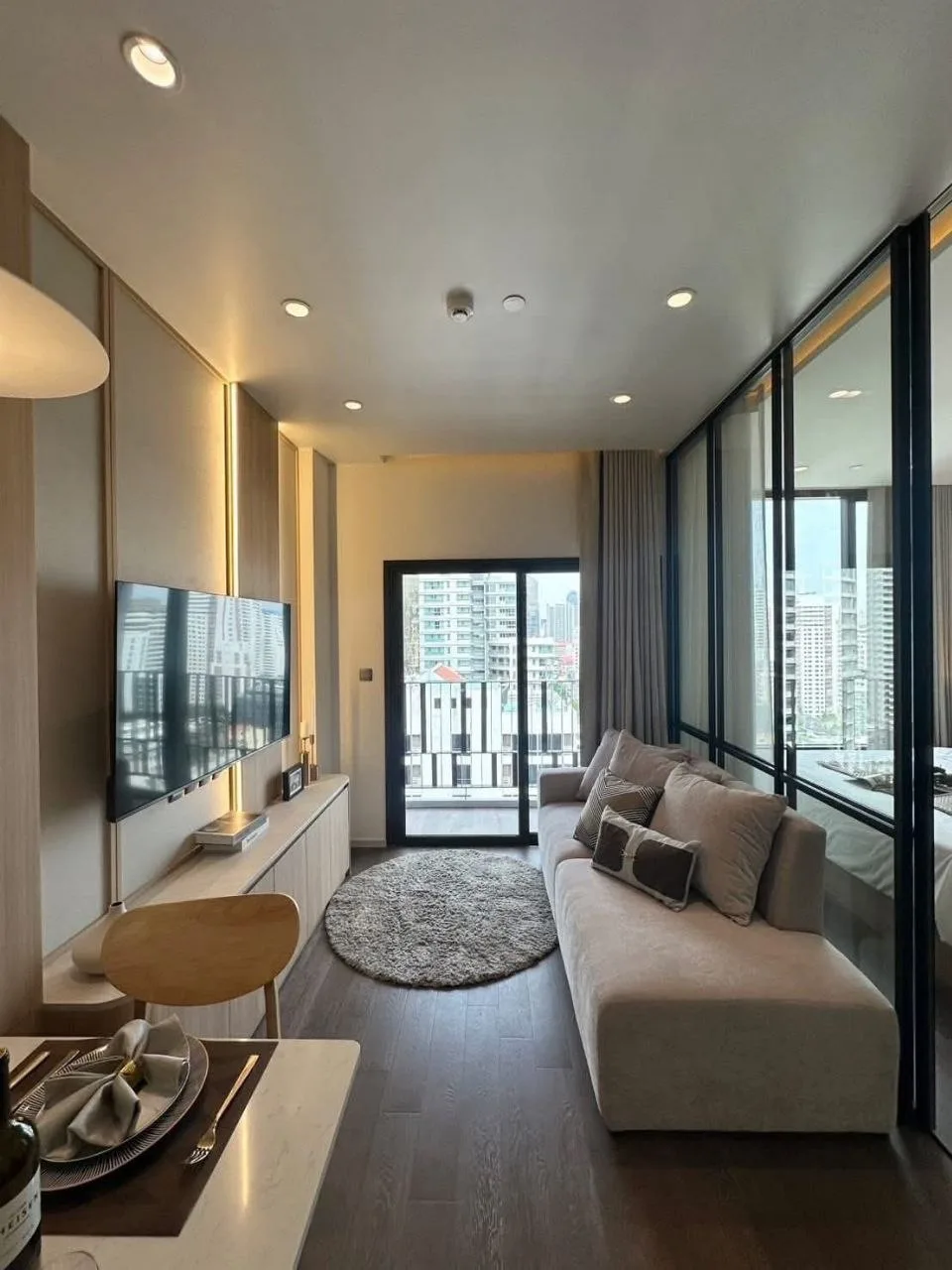 1 bedroom condo for rent in Sukhumvit Bangkok - balcony perspective