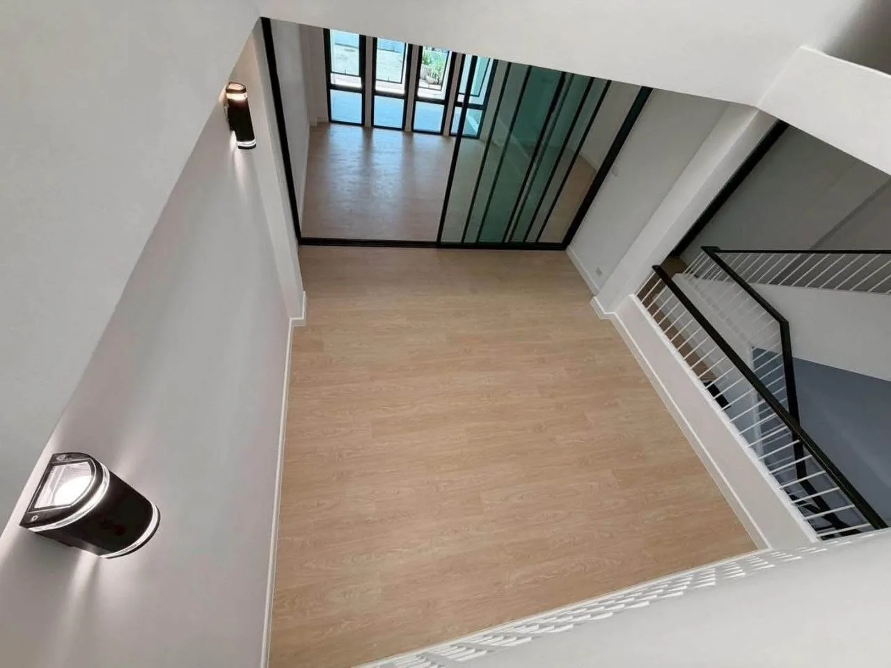 4 bedroom house for sale in Sukhumvit Bangkok - living room view