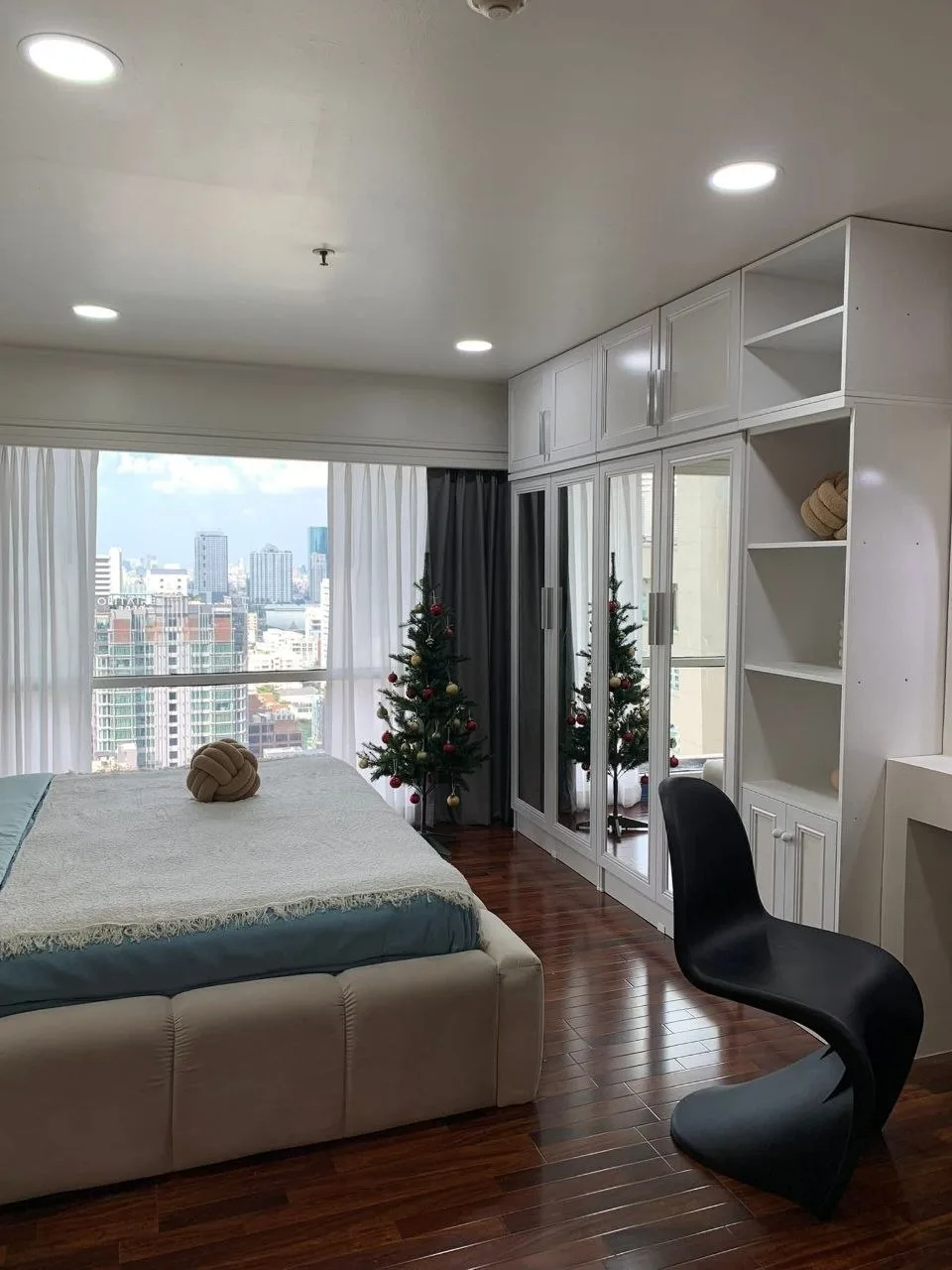 1 bedroom condo for rent in Sukhumvit Bangkok - master bedroom interior