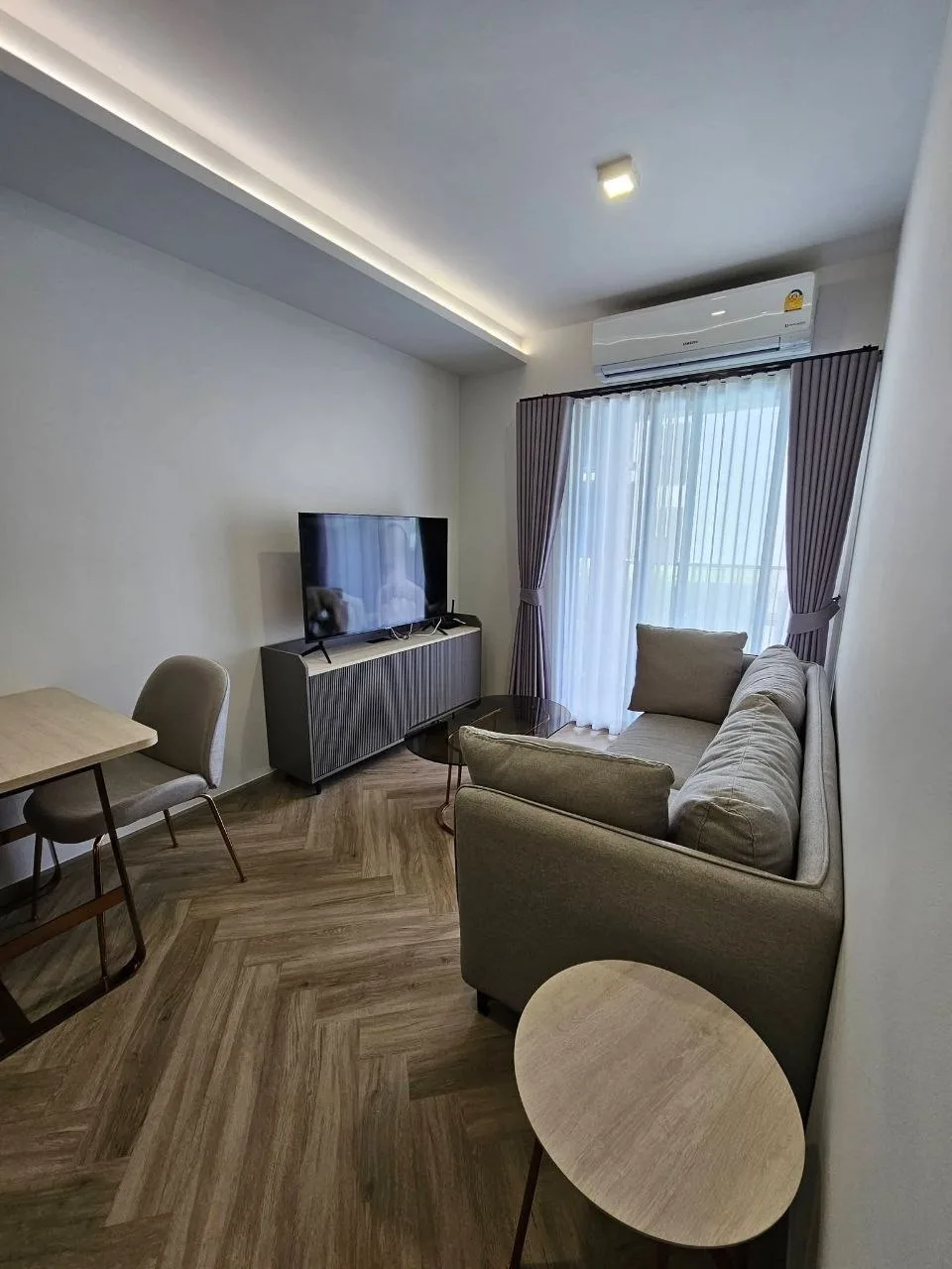 1 bedroom condo for rent in Thong Lo Bangkok - living room view