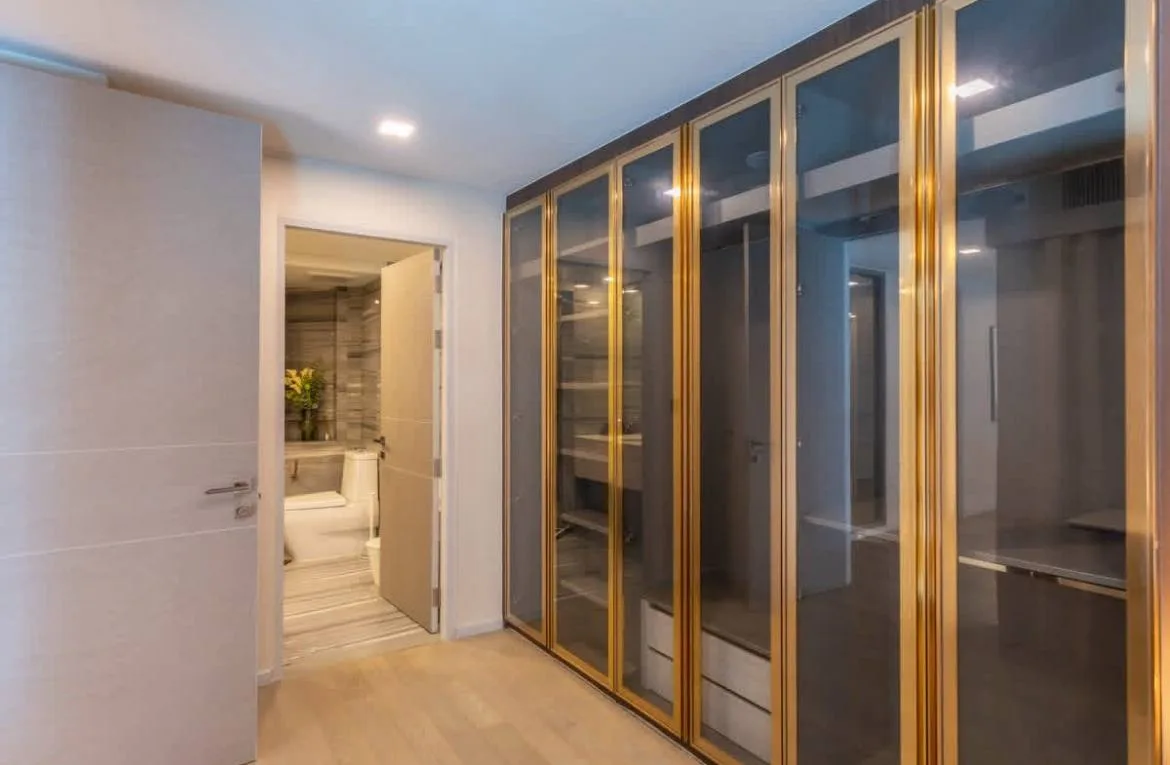 3 bedroom condo for rent in Sukhumvit Bangkok - swimming pool and building amenities