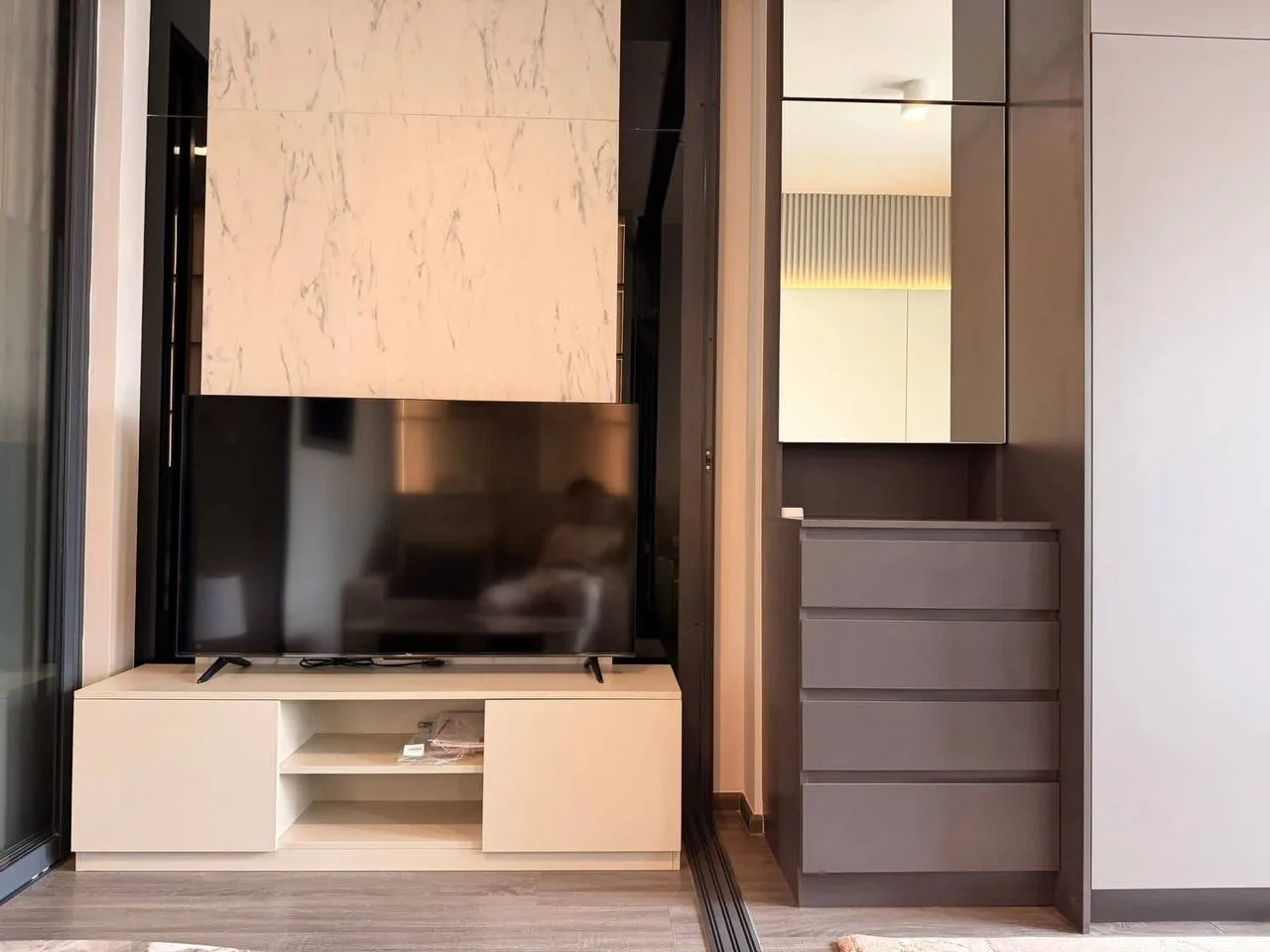 1 bedroom condo for rent in Sukhumvit Bangkok - master bedroom interior
