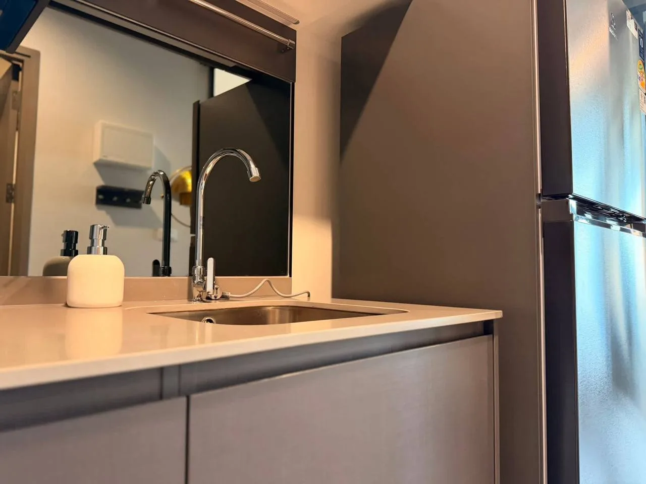 1 bedroom condo for rent in Sukhumvit Bangkok - living room view