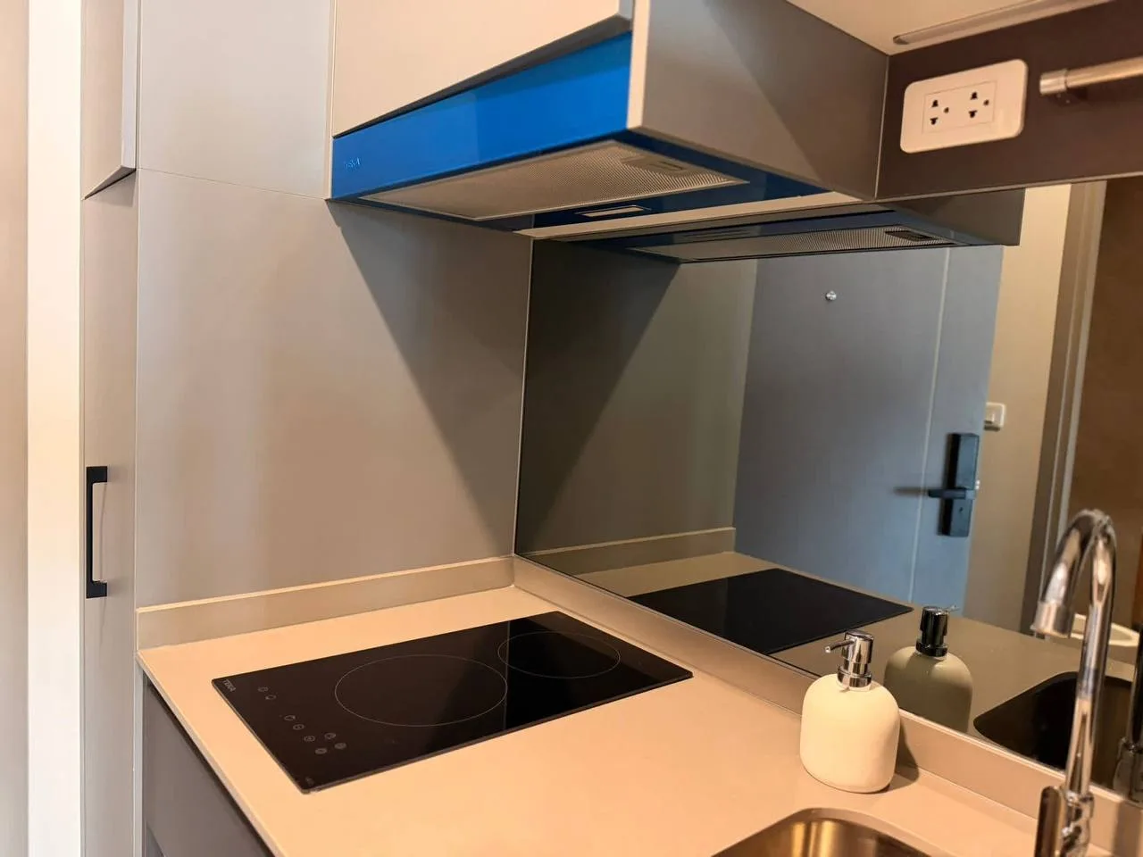 1 bedroom condo for rent in Sukhumvit Bangkok - master bedroom interior