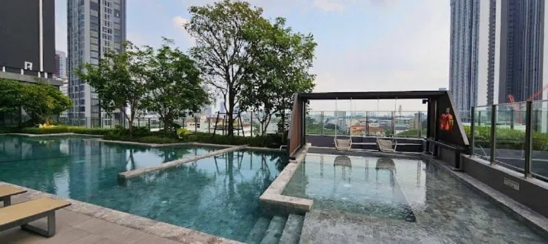 1 bedroom condo for rent in Sukhumvit Bangkok - balcony perspective