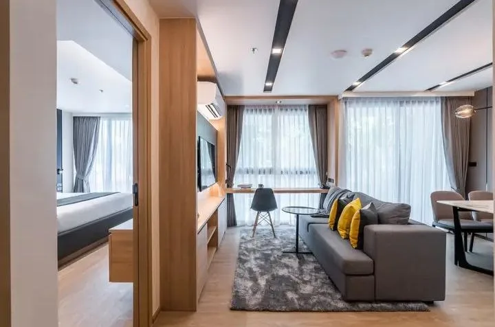 1 bedroom apartment for rent in Ekkamai Bangkok - kitchen and dining area