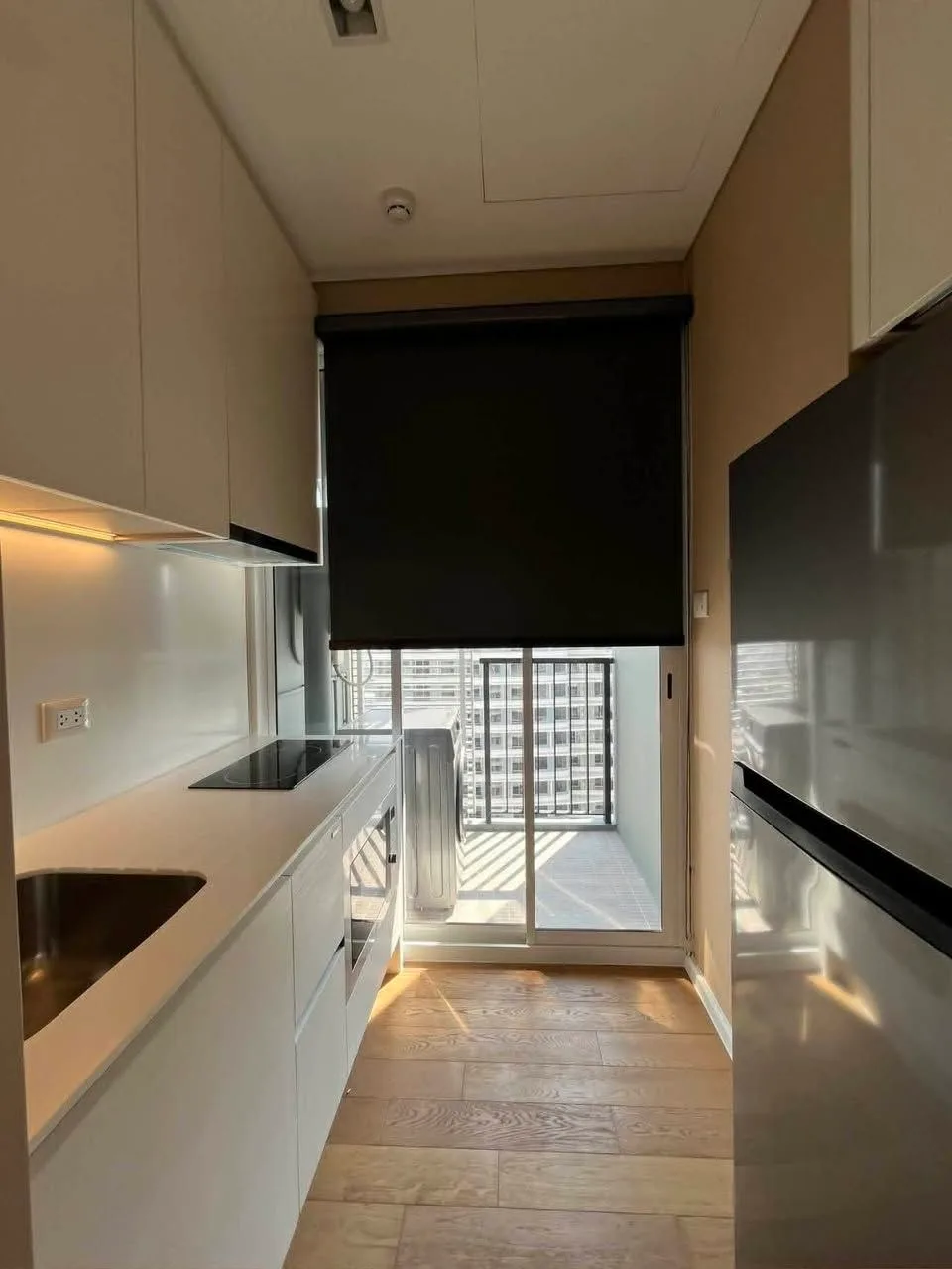 1 bedroom condo for rent in Chatuchak Bangkok - swimming pool and building amenities