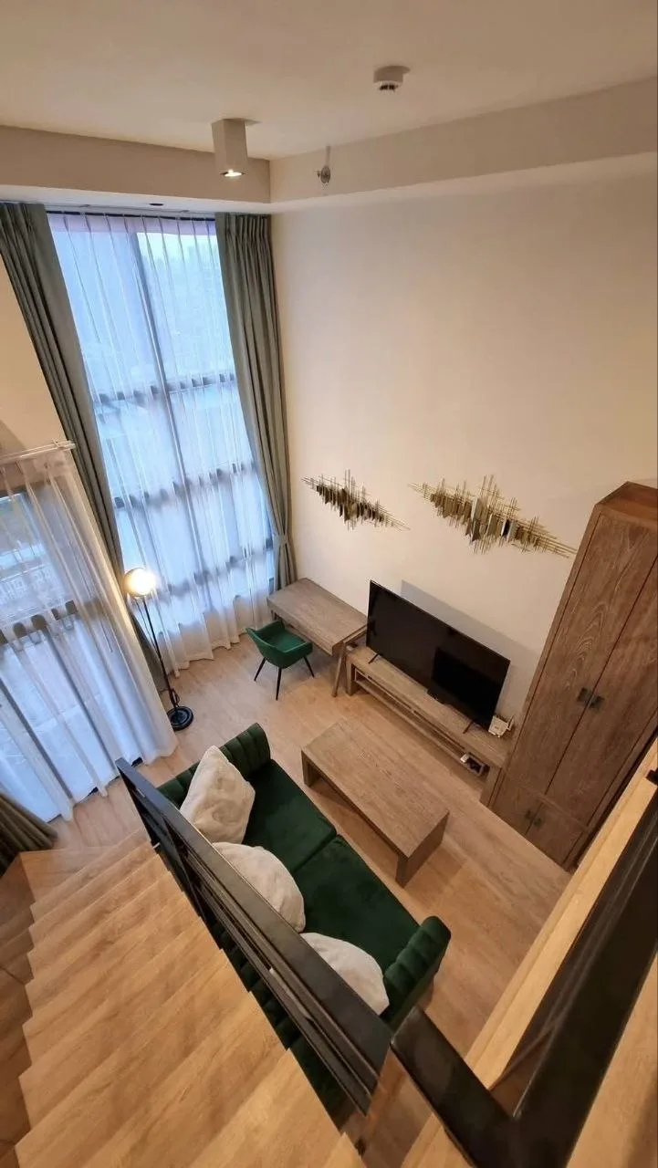 1 bedroom condo for rent in Rama 9 Bangkok - kitchen and dining area